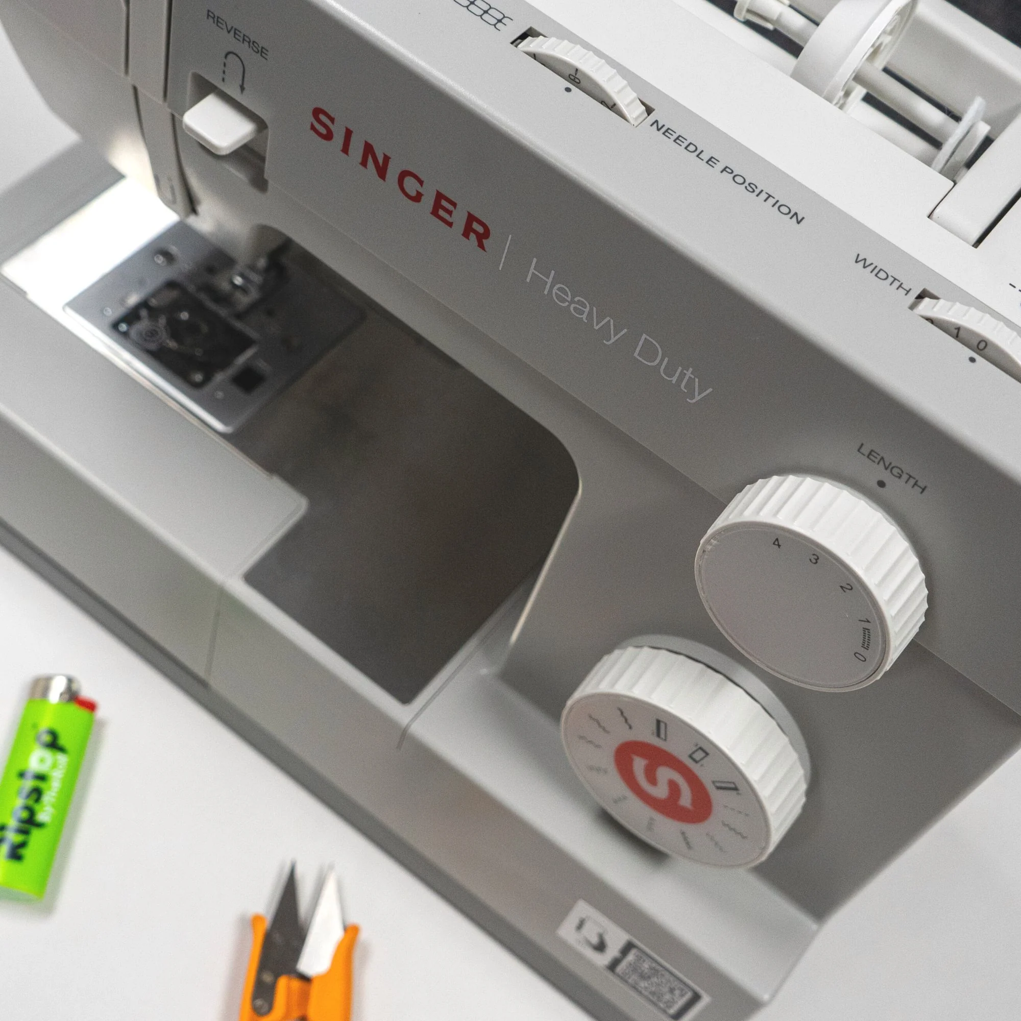 Singer® Heavy Duty 4411 Sewing Machine - Image 4